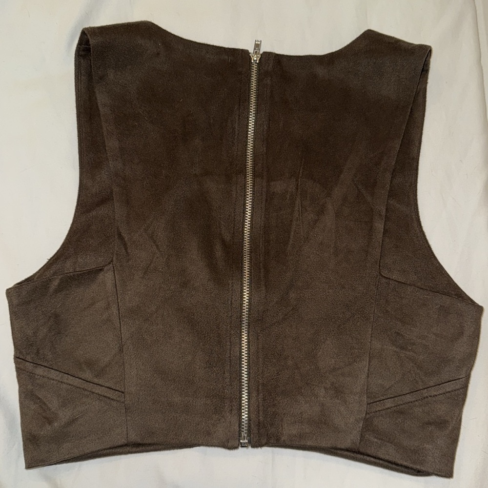 Article Cropped V Neck Sueded Top - Picture 6 of 7